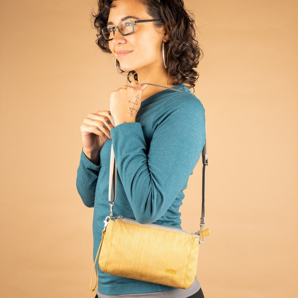 Stride Wristlet